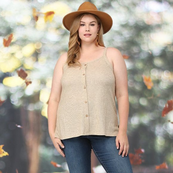 Gigio Oatmeal Ribbed Tank Top With Wood Button Detail - Picture 4 of 9
